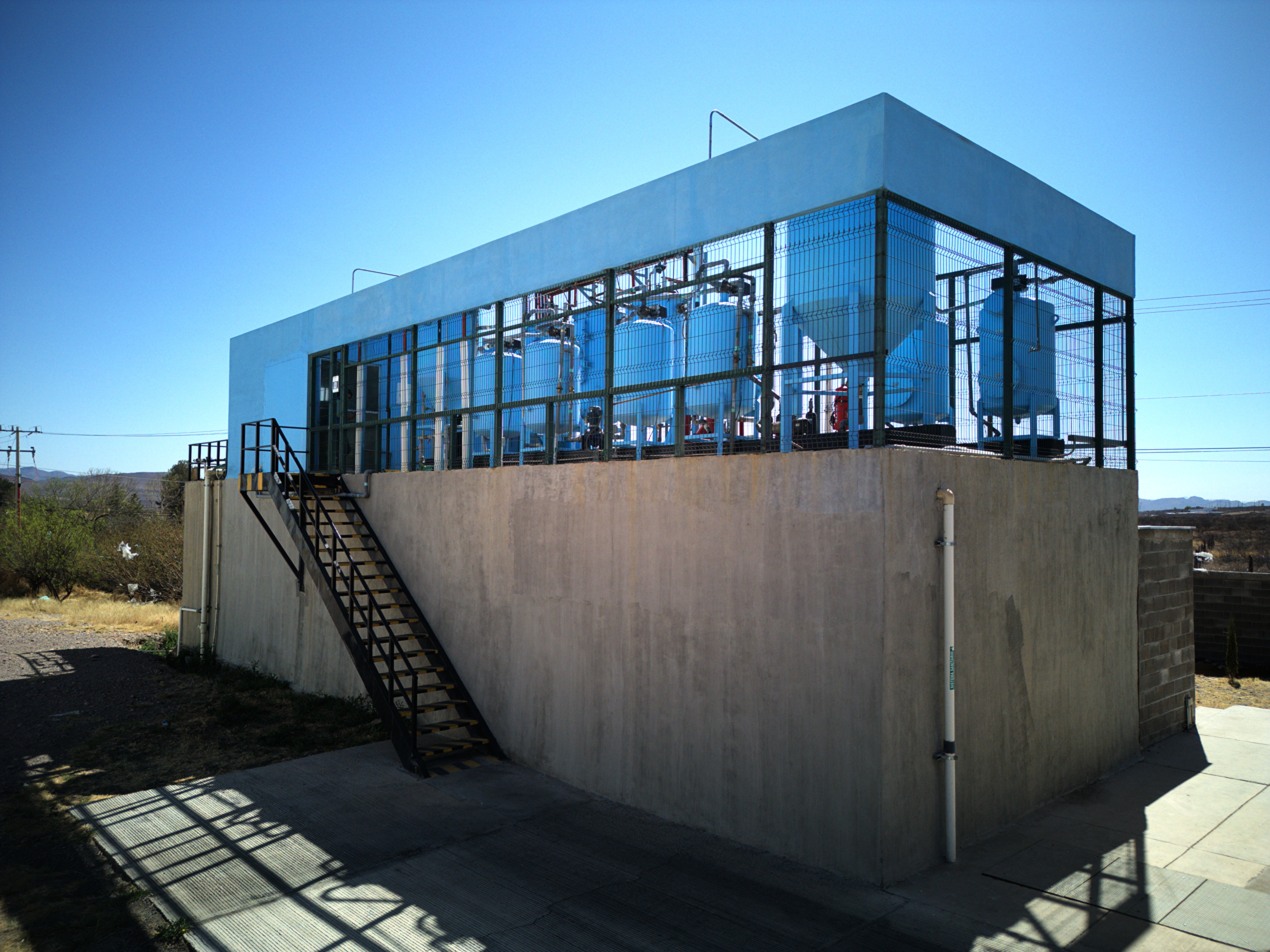 Planta de tratamiento de agua en operación